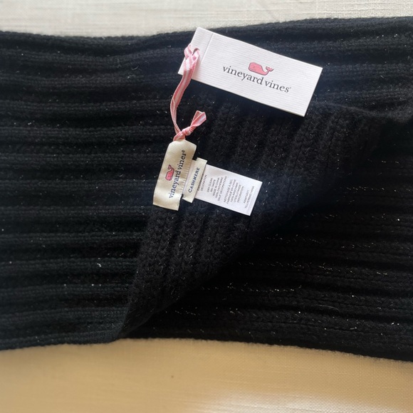 Vineyard Vines Knitted Cozy Black 100 % Cashmere Lurex Scarf NWT - Picture 3 of 4